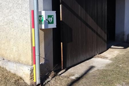 Postavitev Defiblilatorja v Zelšah 03 foto Boštjan Otoničar